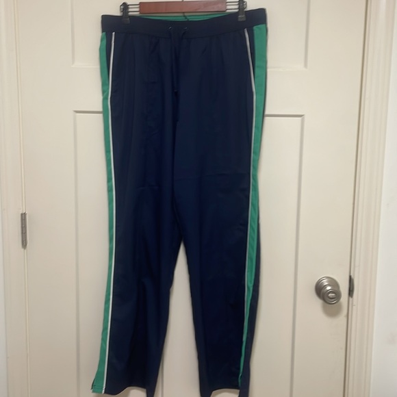 6 pair athletic pant bundle for $8 - Picture 5 of 12